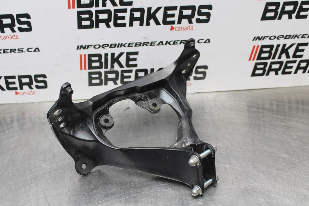 06-07 SUZUKI GSXR750 UPPER FAIRING MIRROR GAUGES STAY BRACKET BB811