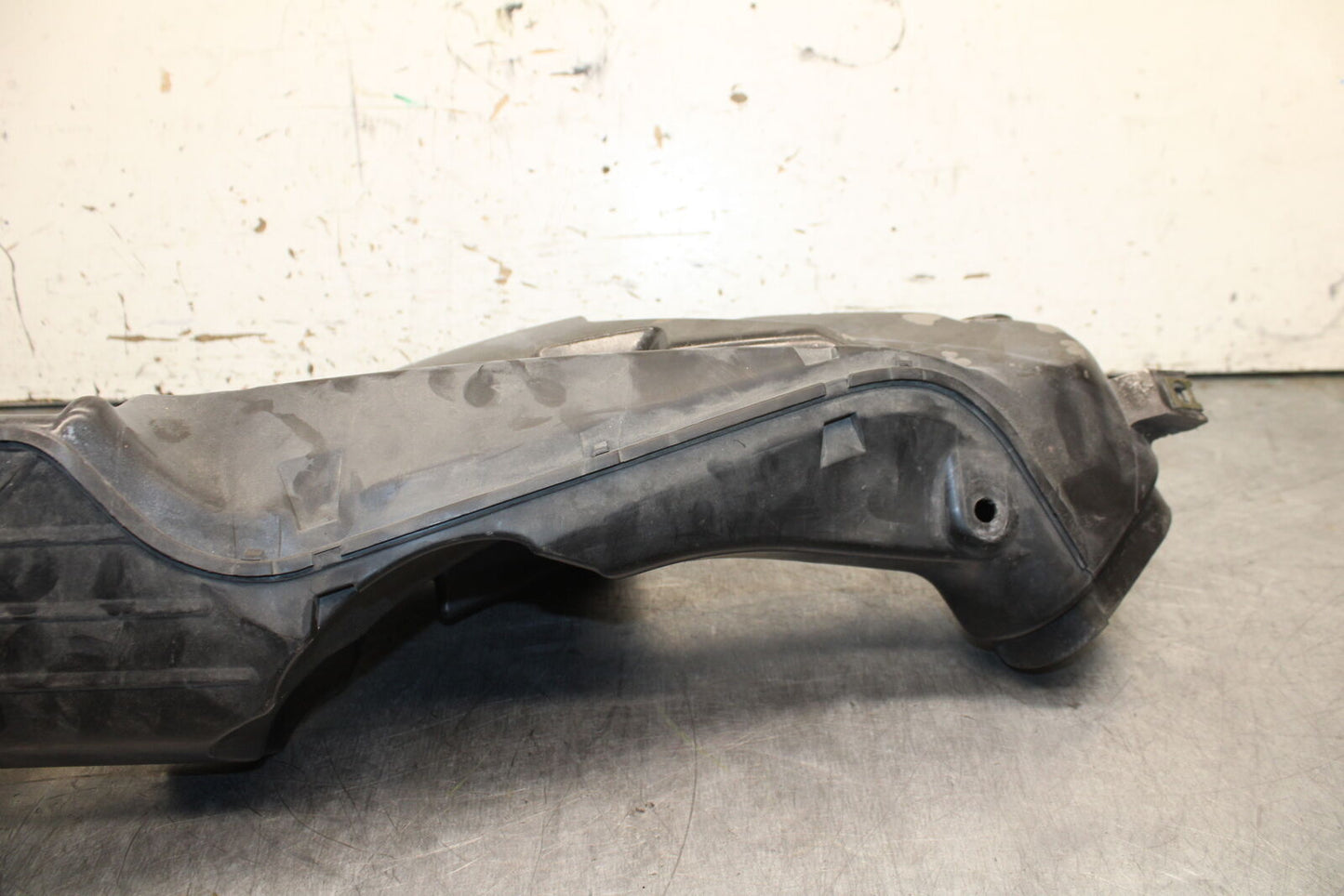 06-07 SUZUKI GSXR 600 RIGHT RAM AIR INTAKE DUCT TUBE BB737