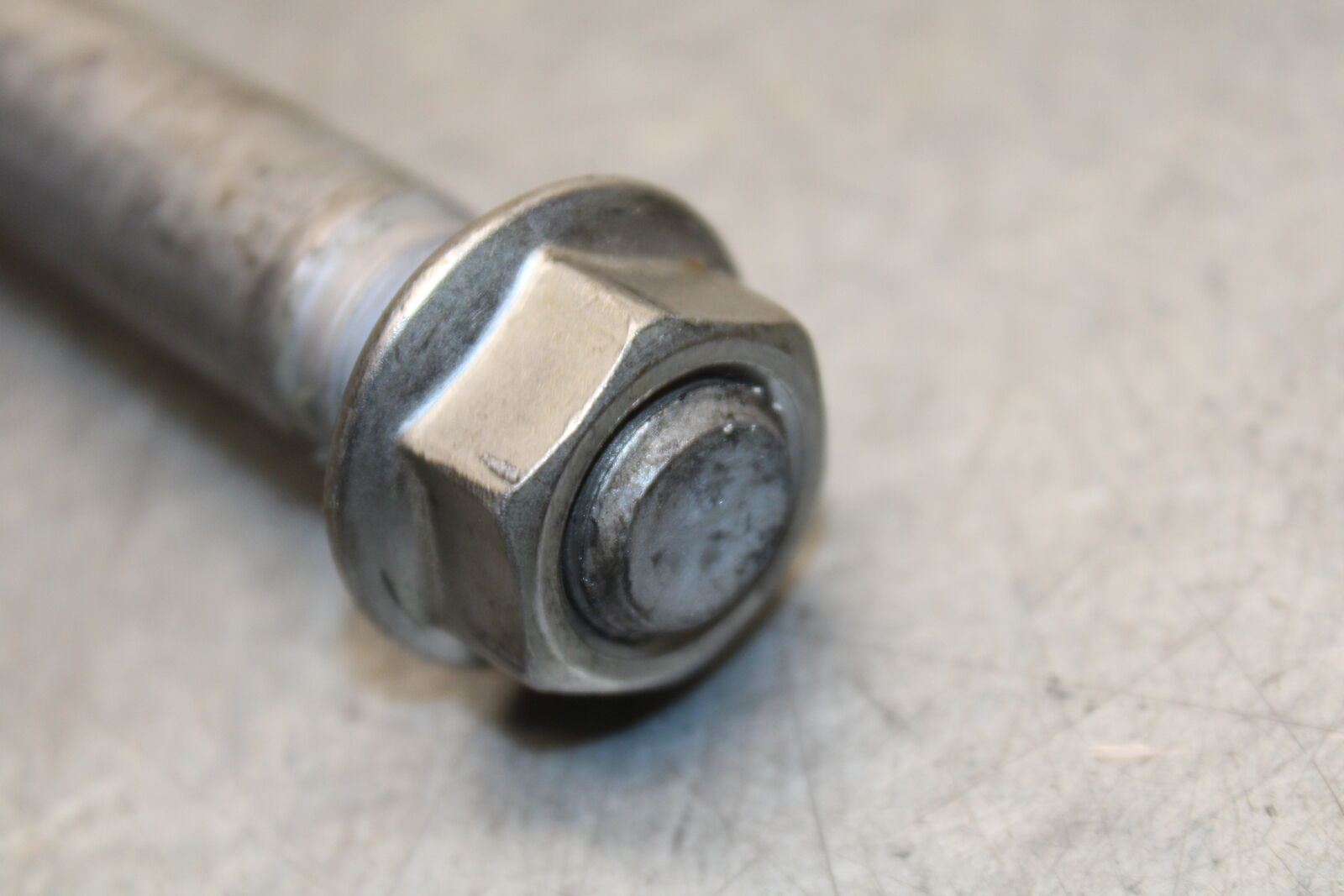 18-23 KAWASAKI NINJA 400 REAR BACK SWINGARM BOLT SUSPENSION PIVOT AXLE BB660