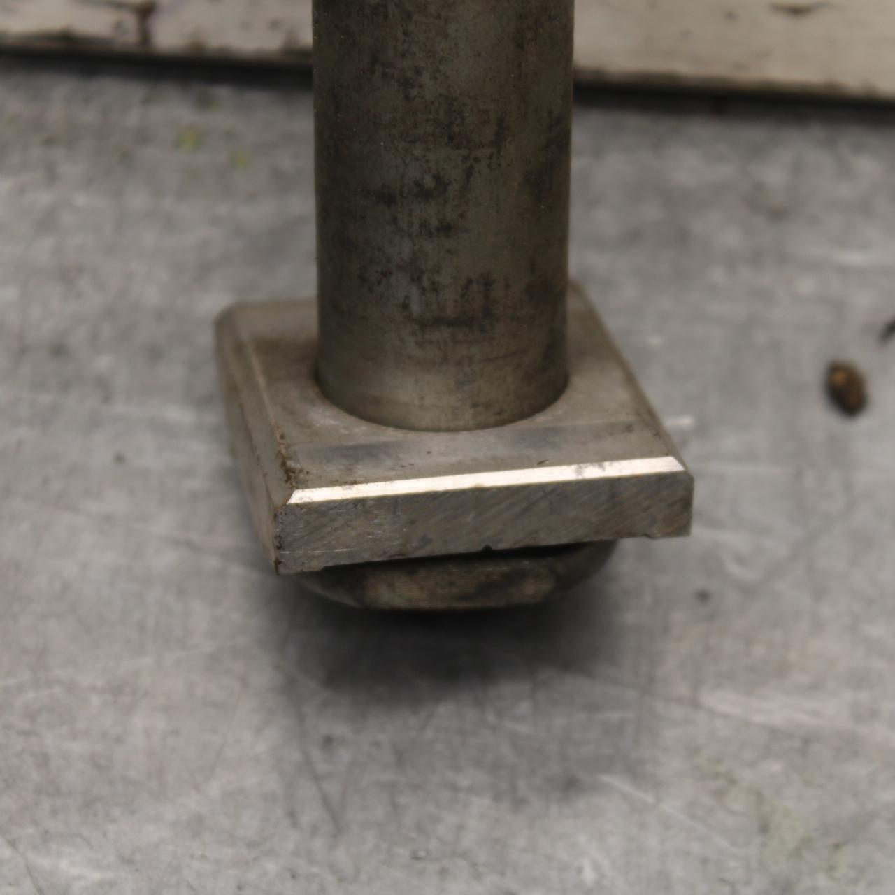 21 KAWASAKI NINJA ZX6R REAR AXLE BACK WHEEL RIM PIVOT BOLT AXEL 41068-0613 BB647