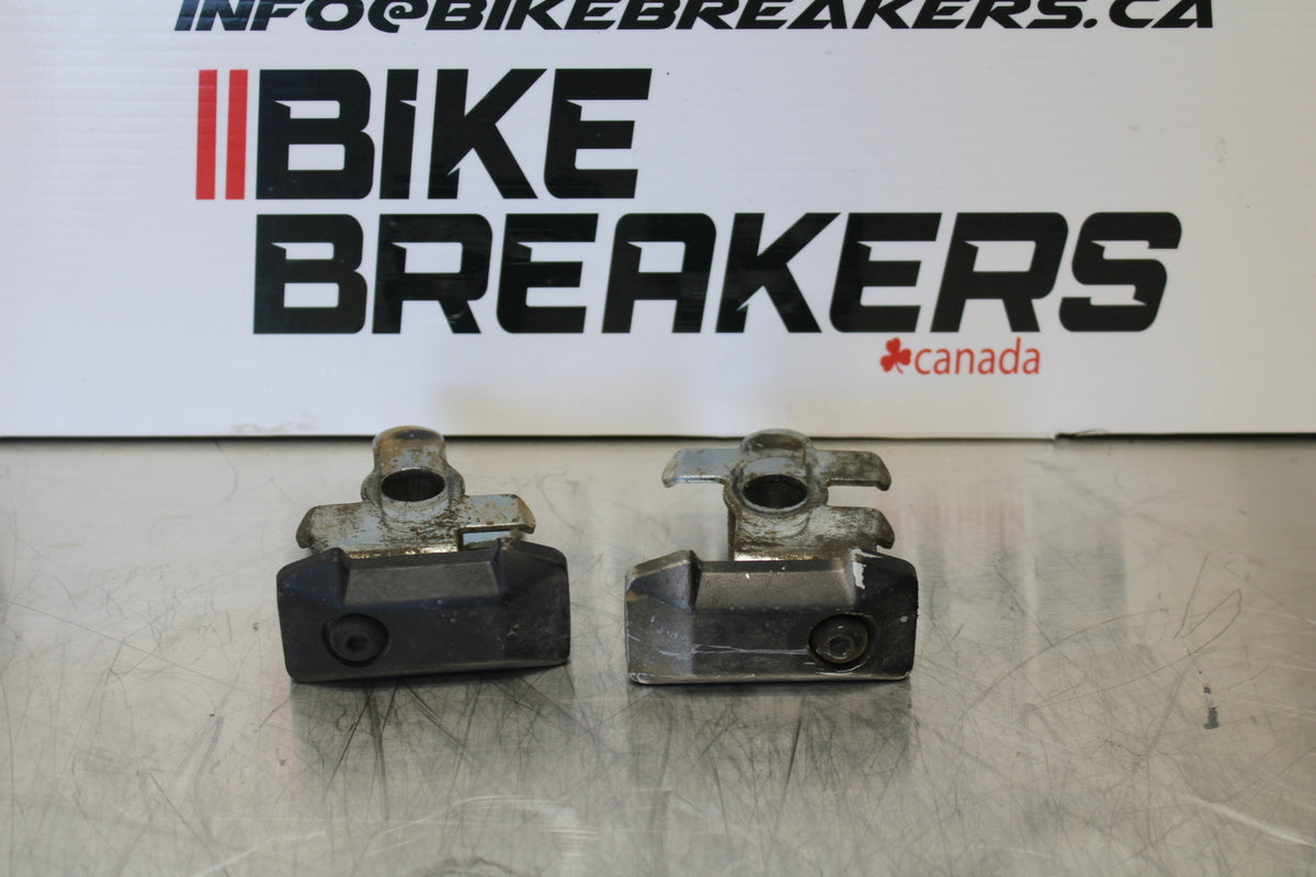 00 SUZUKI SV650 SWINGARM CHAIN TENSIONER ADJUSTMENT BRACKETS  BB156