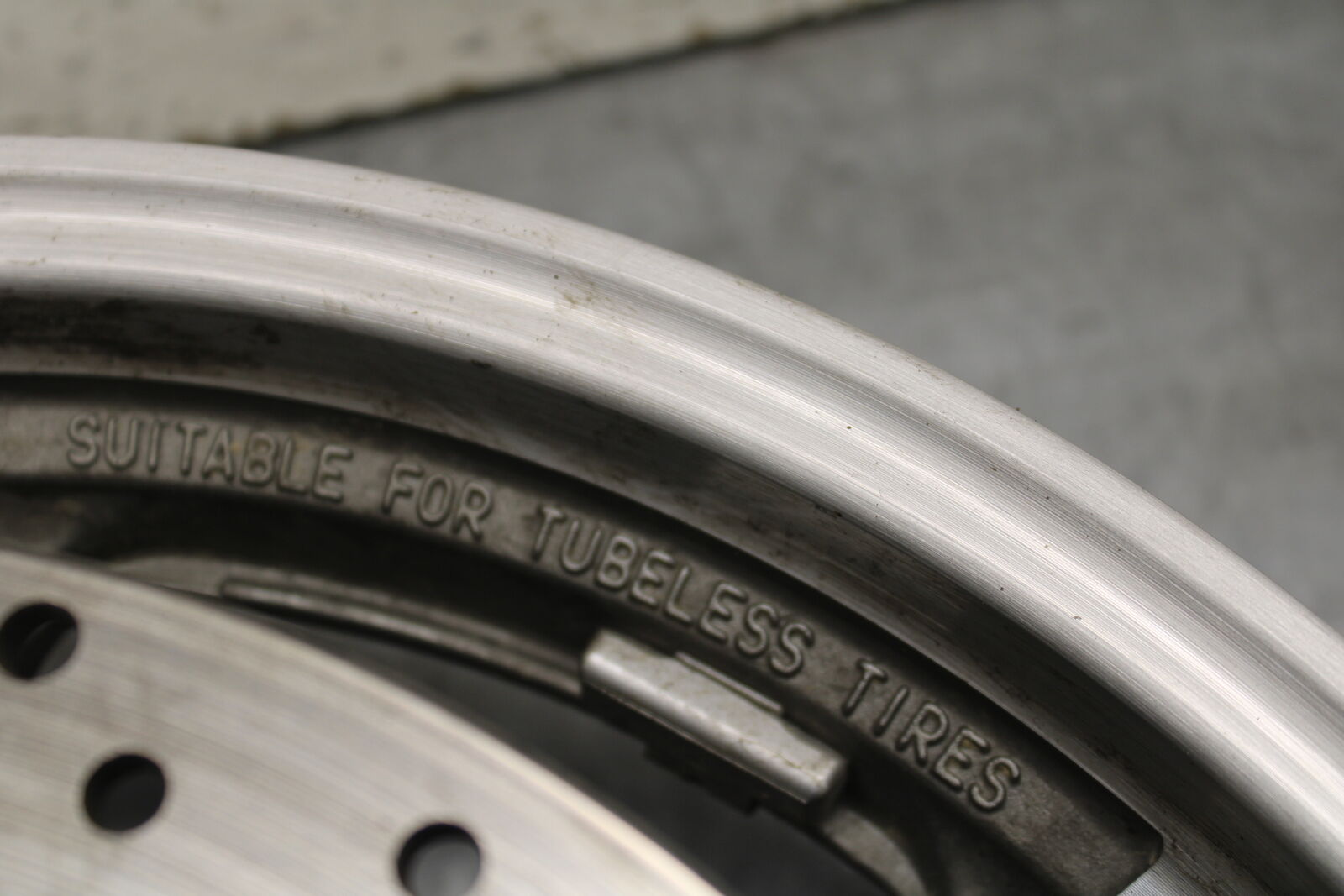 14-15 YAMAHA V STAR 1300 XVS1300CT TOURER FRONT WHEEL FRONT RIM BB722
