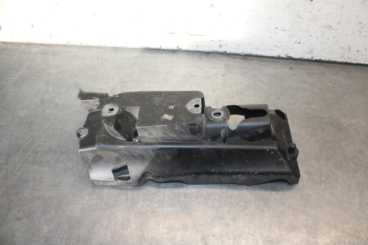 09-14 YAMAHA YZF R1 REAR BACK TAIL UNDERTAIL FAIRING COWL FENDER BB696