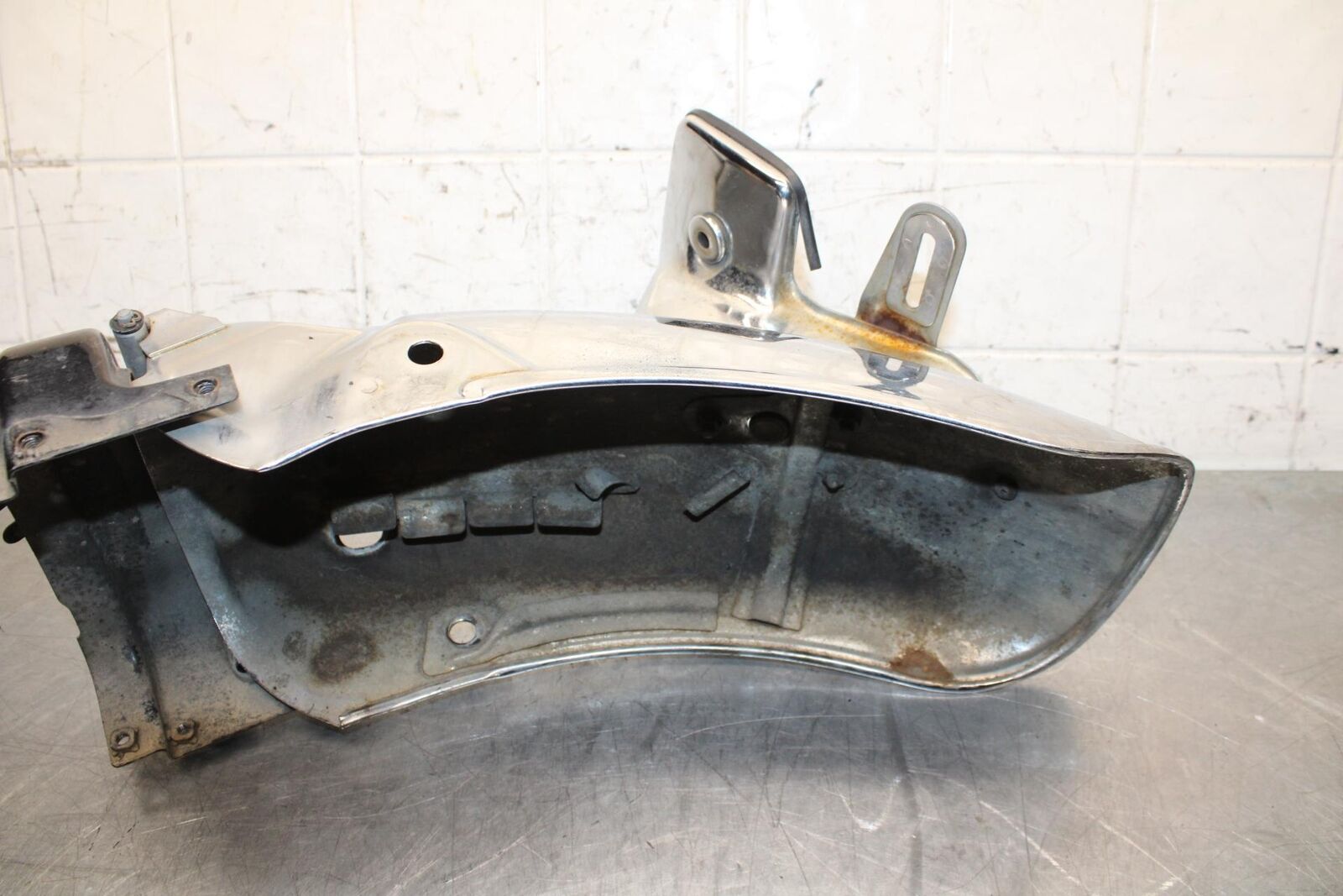 1979 Yamaha XS1100 REAR BACK WHEEL FENDER MUD GUARD 2H7-21613-00-91 BB572