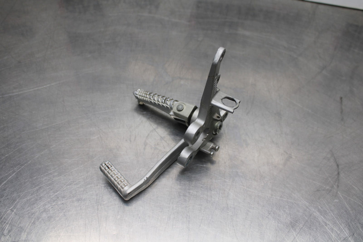 08-10 SUZUKI GSXR 600 RIGHT REARSET REAR SET DRIVER FOOT PEG REST STOP BB810