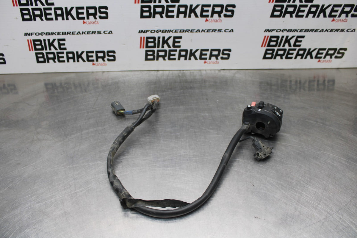 15 TRIUMPH TIGER 800 LEFT CLIP ON HANDLE HORN SIGNALS SWITCH SWITCHES BB873