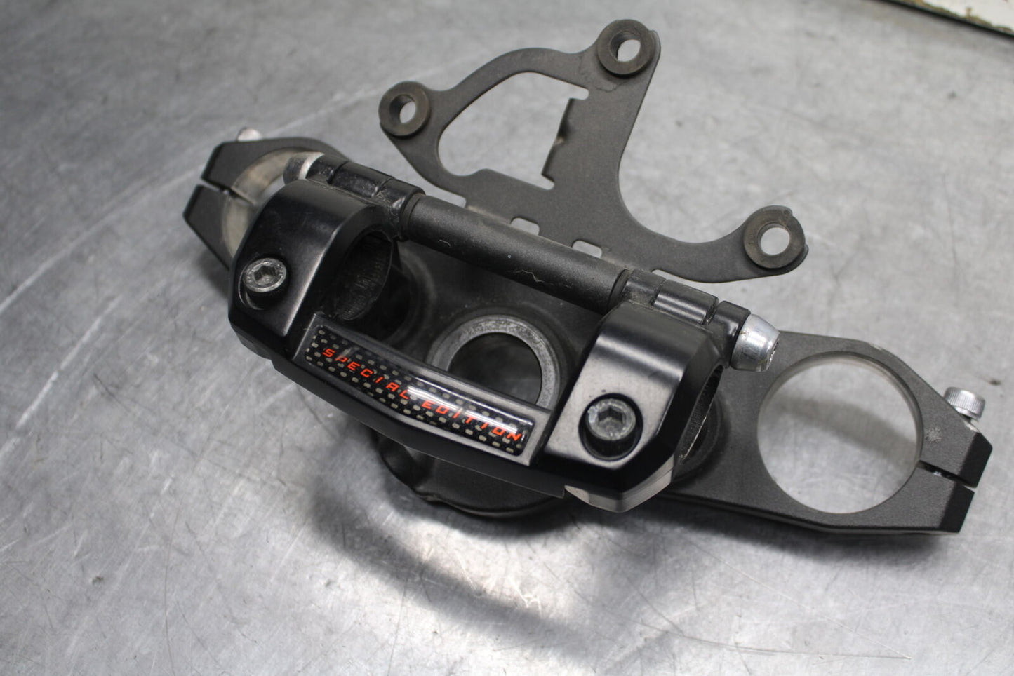 12-13 KAWASAKI Z1000 FORKS UPPER TRIPLE TREE CLAMP BB743