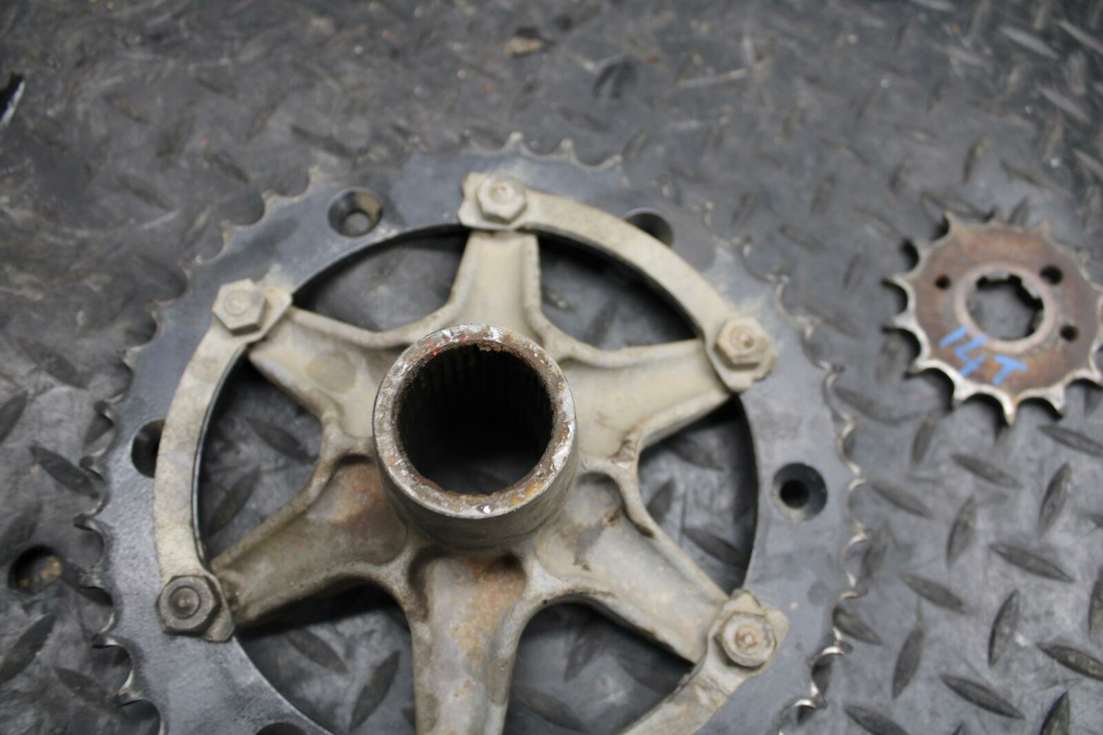 2004 Yamaha Banshee 350 YFZ350 FRONT REAR SPROCKET & HUB  BB232