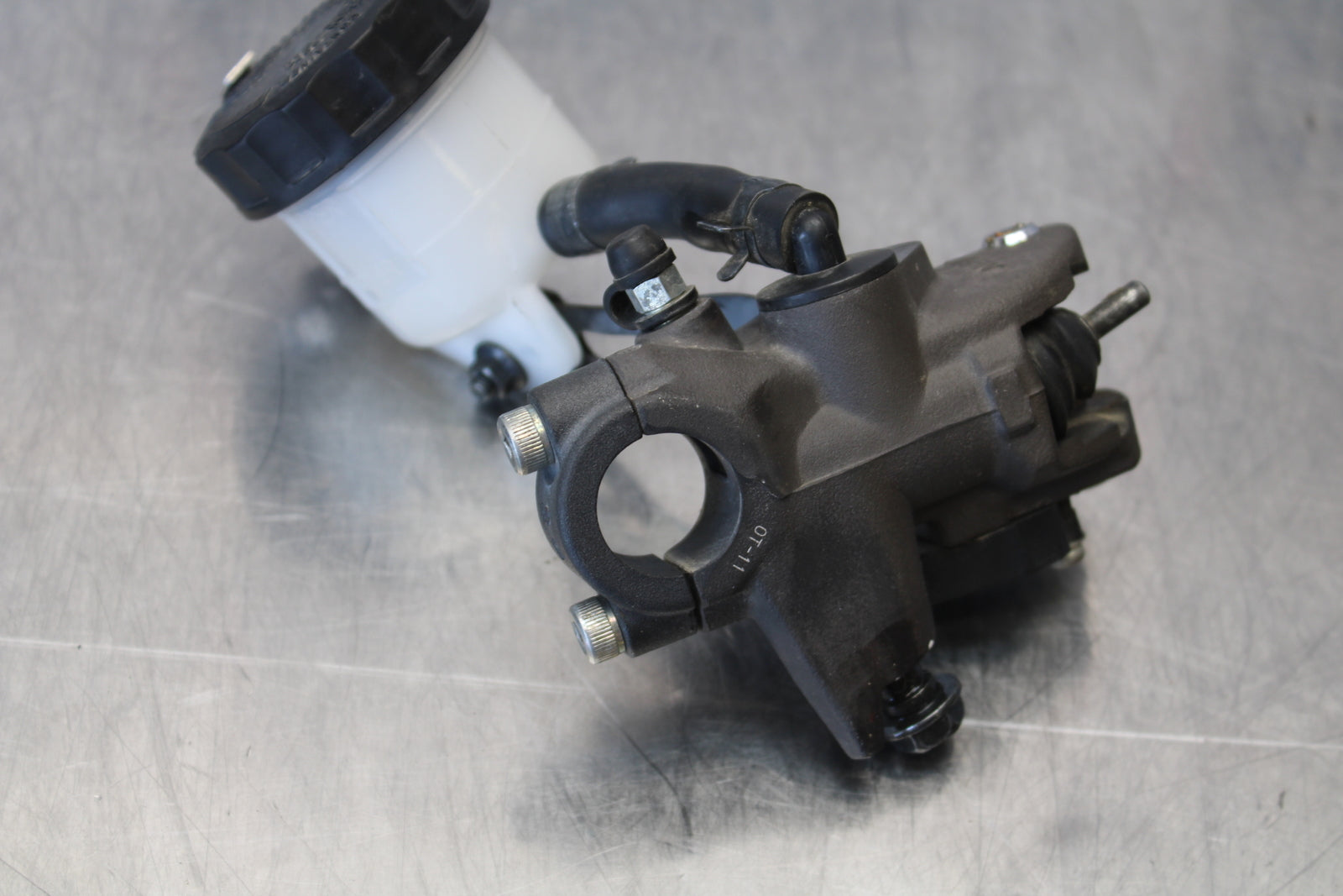 21 KAWASAKI NINJA ZX6R FRONT BRAKE MASTER CYLINDER BB647