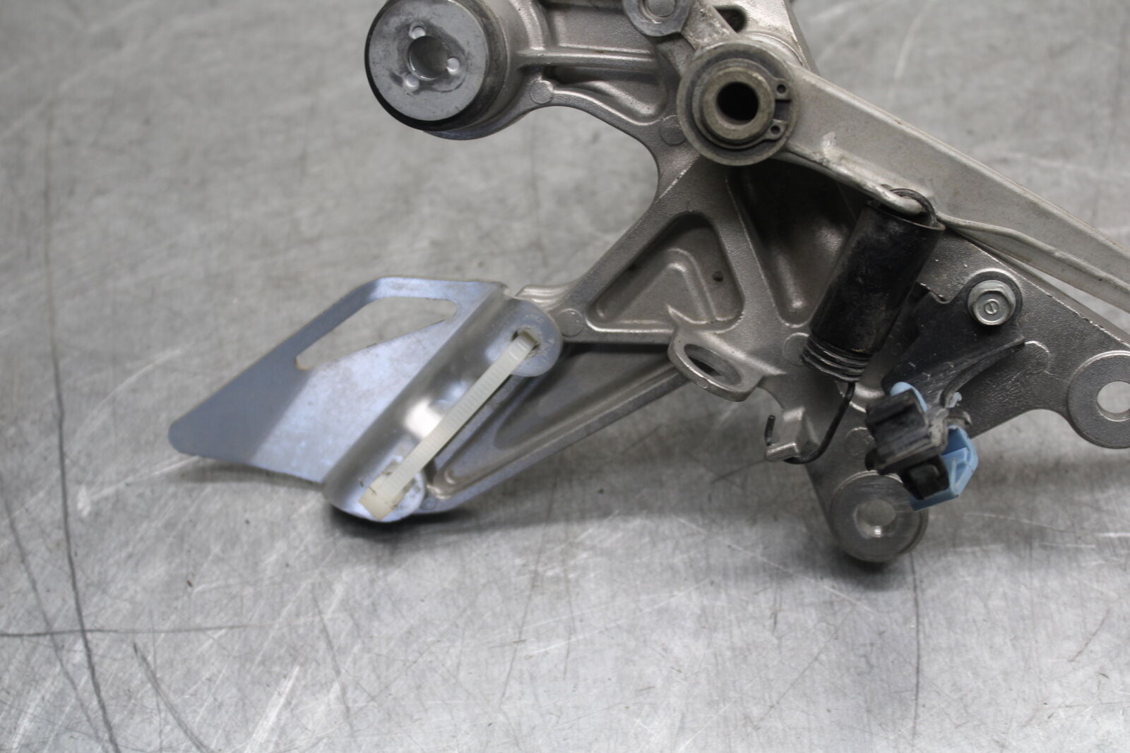 17-21 HONDA CBR1000RR SP RIGHT REARSET REAR SET DRIVER FOOT PEG REST STOP BB681