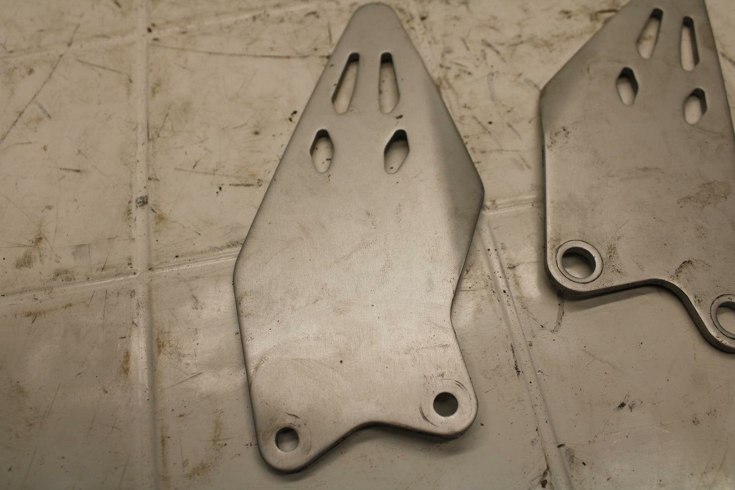 19-20 KAWASAKI NINJA ZX6R LEFT RIGHT REARSET REAR SET HEEL GUARD COVER  BB407