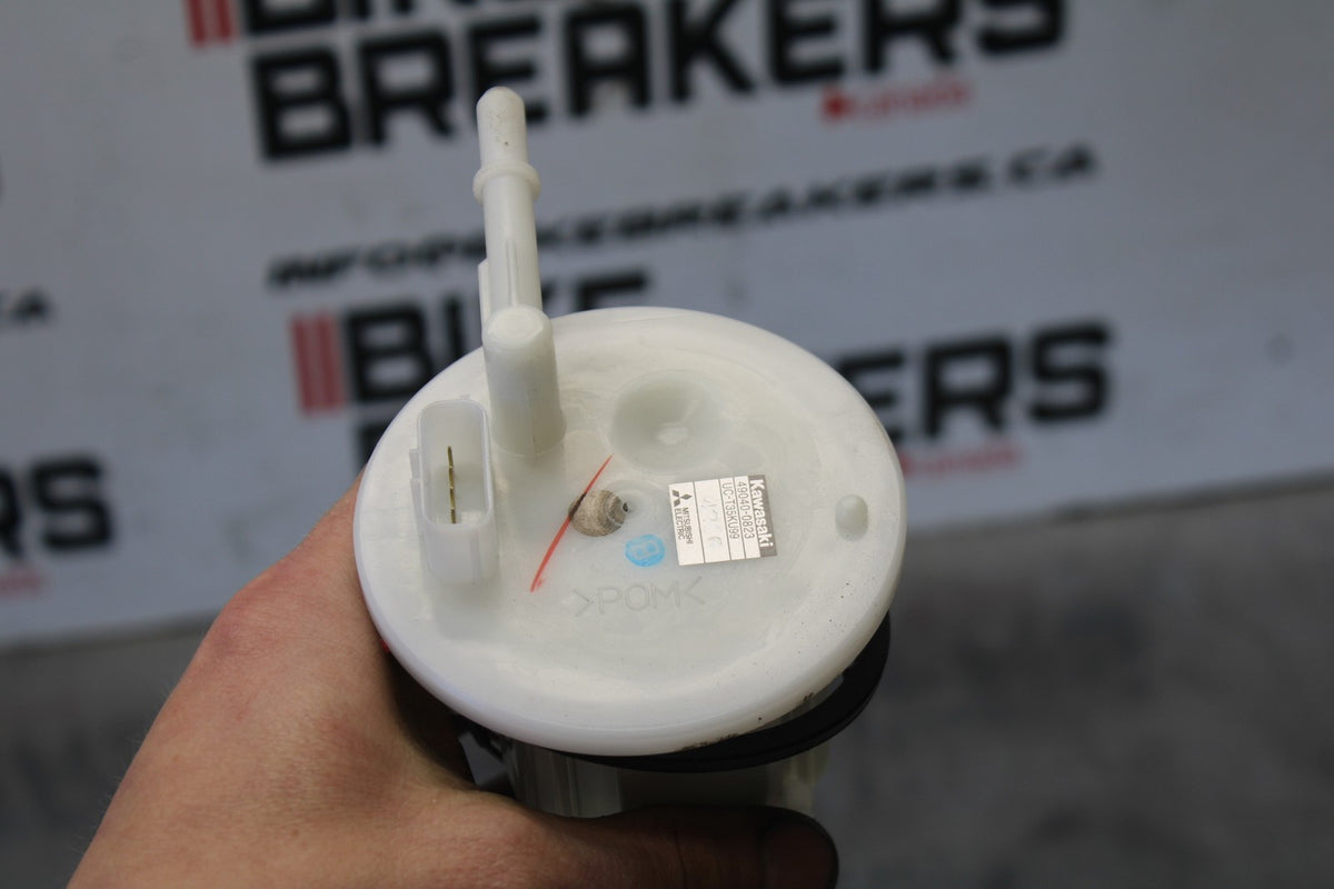 24-25 KAWASAKI ELIMINATOR 450 FUEL GAS PUMP BB869
