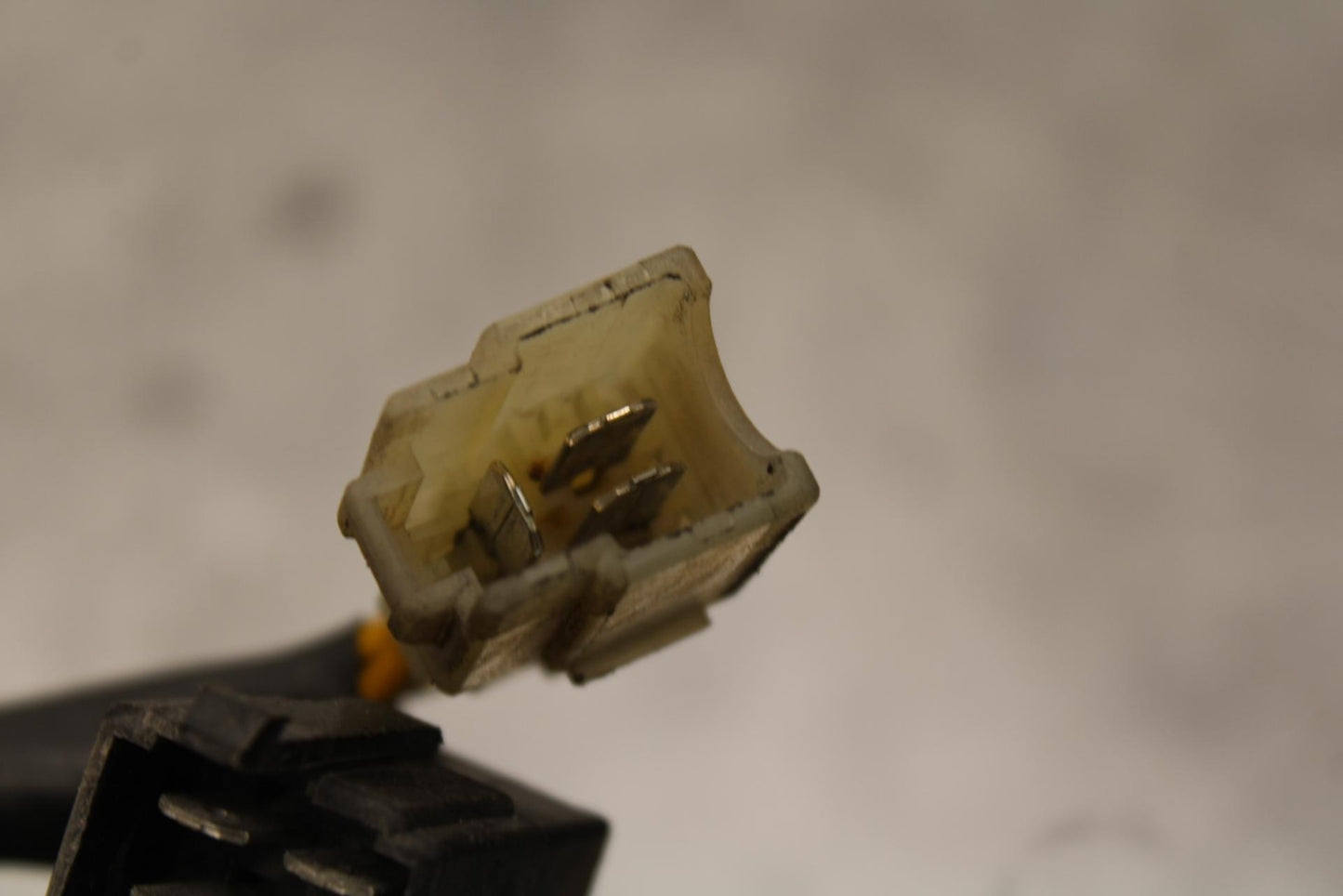2005 Ducati Monster S2R RECTIFIER VOLTAGE REGULATOR BB557