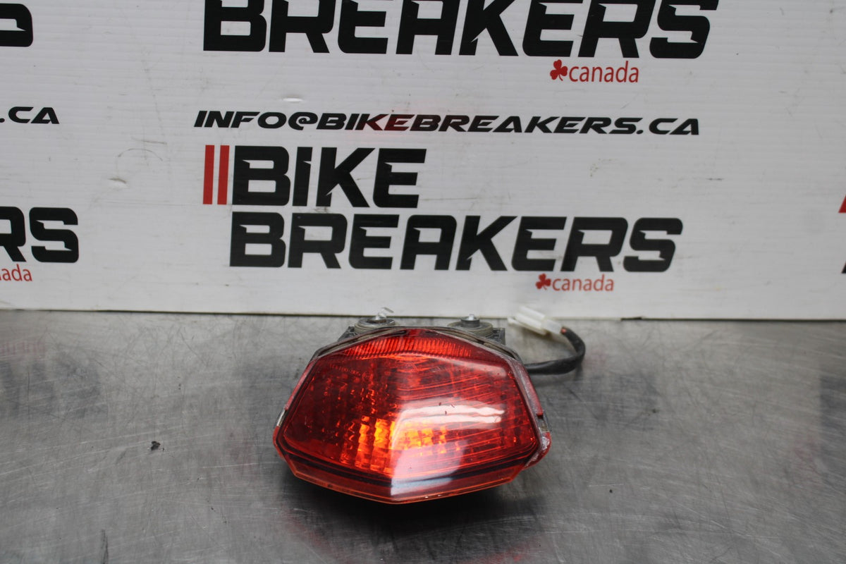 09 KAWASAKI NINJA 250R REAR TAIL TAILLIGHT BACK BRAKE LIGHT BB824