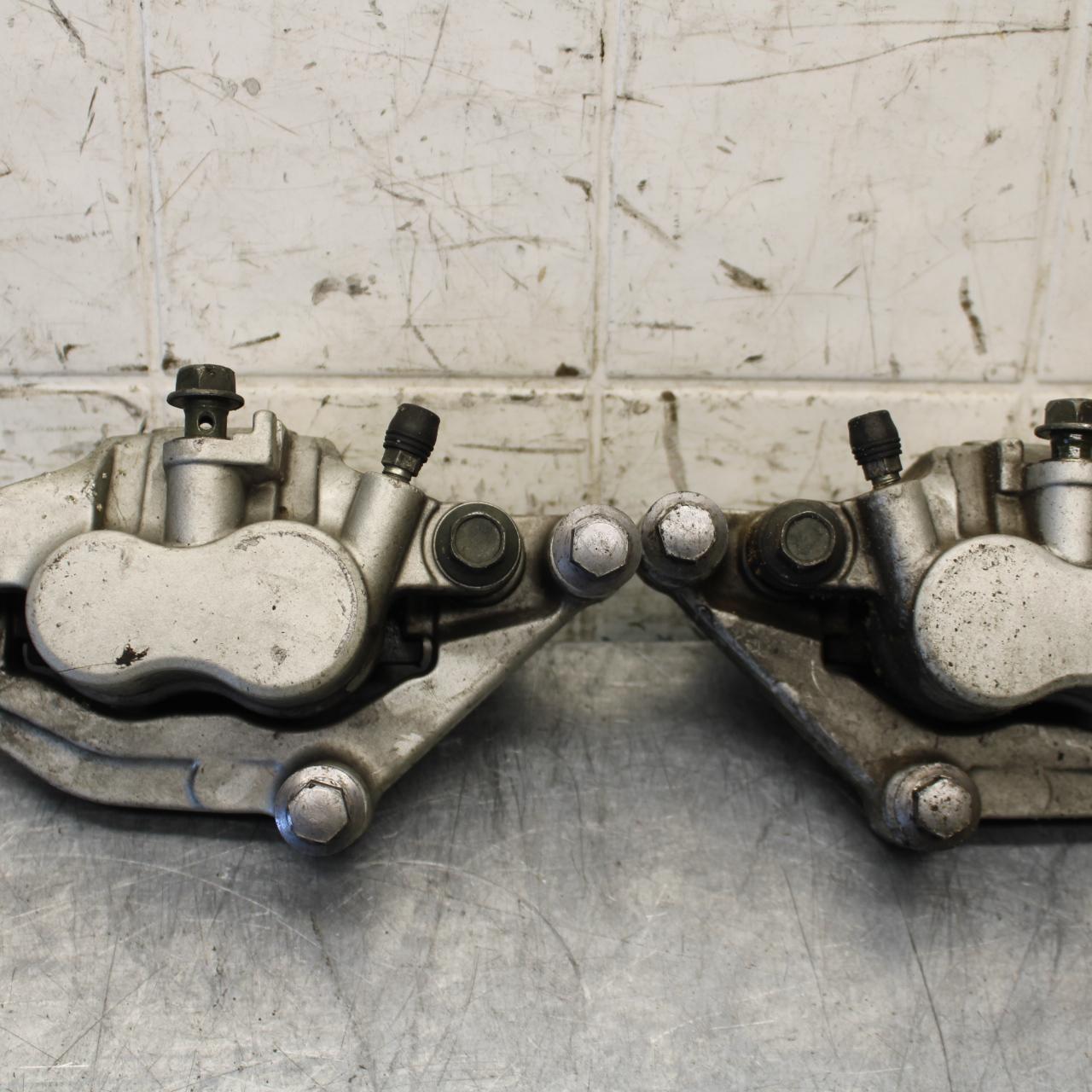 07-08 YAMAHA V STAR 1100 RIGHT LEFT FRONT BRAKE CALIPER SET PAIR CALIPERS BB71
