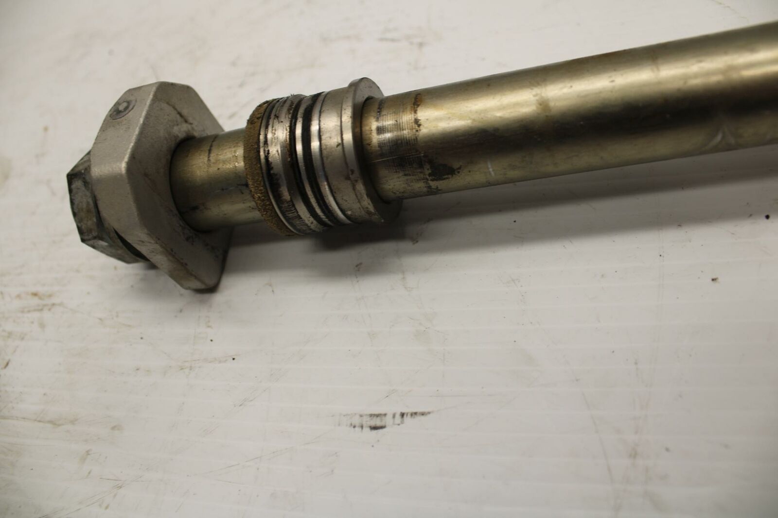 13-16 SUZUKI BANDIT 1250S ABS REAR AXLE BACK WHEEL RIM PIVOT BOLT AXEL BB238