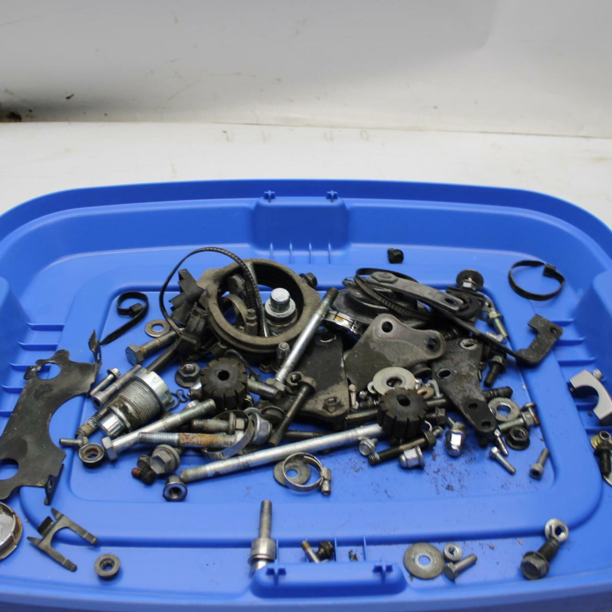 06 HONDA SHADOW 750 VT750C ENGINE MOUNTING BOLTS HARDWARE MOTOR SCREWS BB352