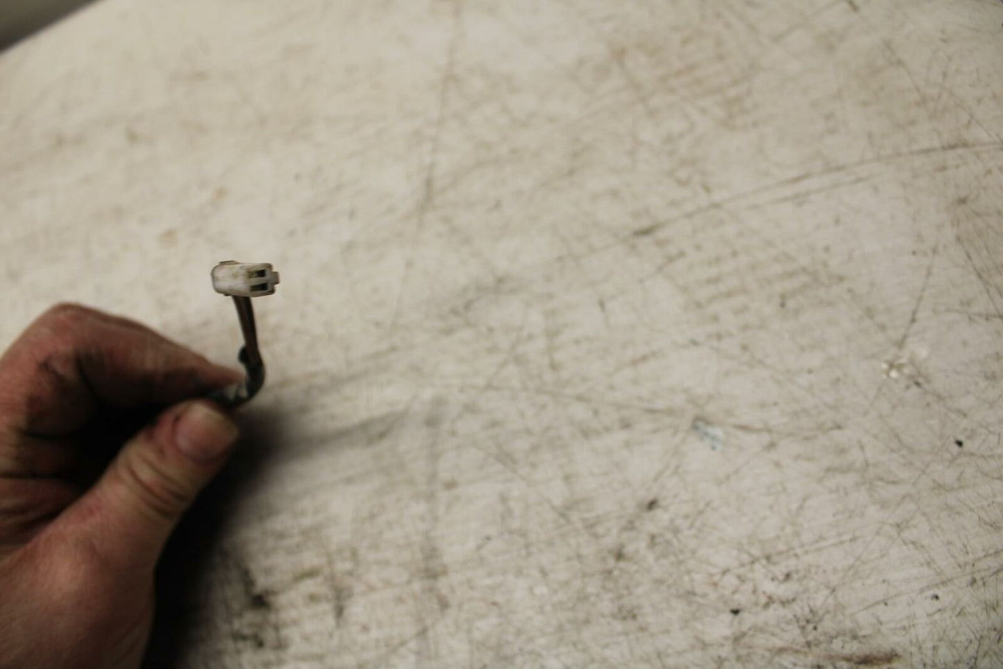 06-07 SUZUKI BOULEVARD S40 LICENSE PLATE LIGHT BRACKET BB375