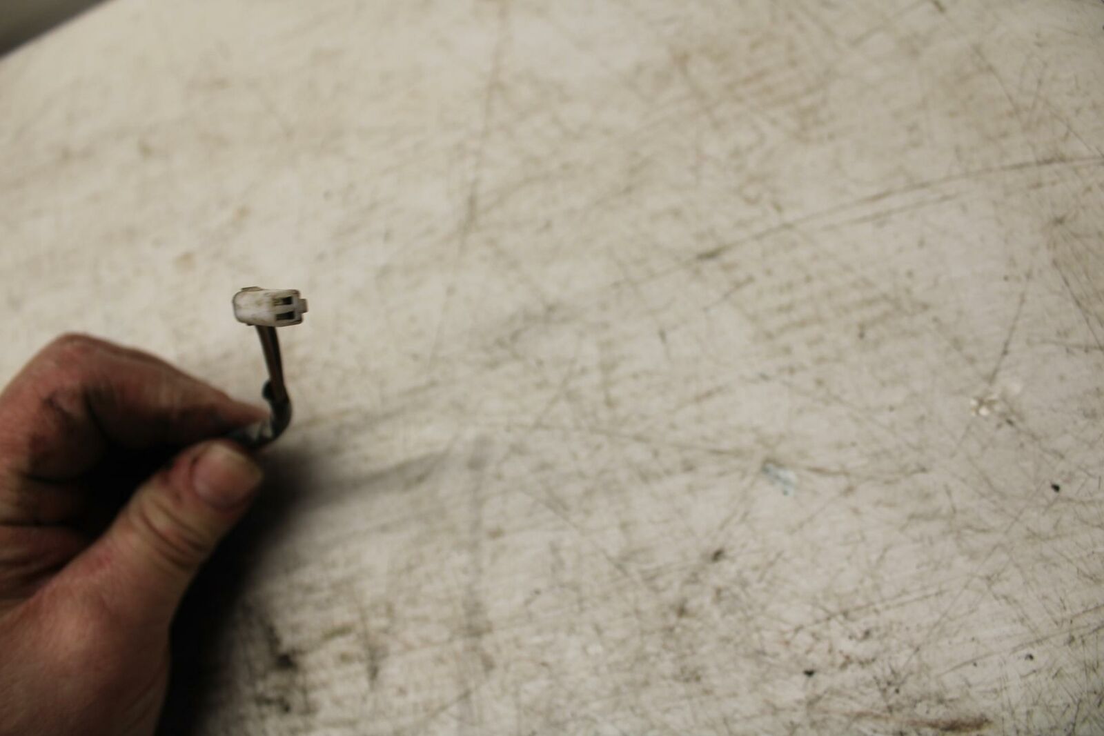 06-07 SUZUKI BOULEVARD S40 LICENSE PLATE LIGHT BRACKET BB375