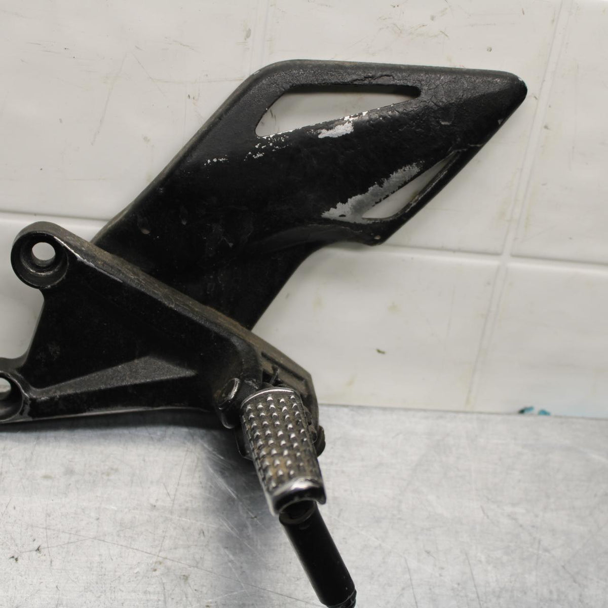 2008 Honda CBR1000RR LEFT REARSET REAR SET DRIVER FOOT PEG REST STOP BB579