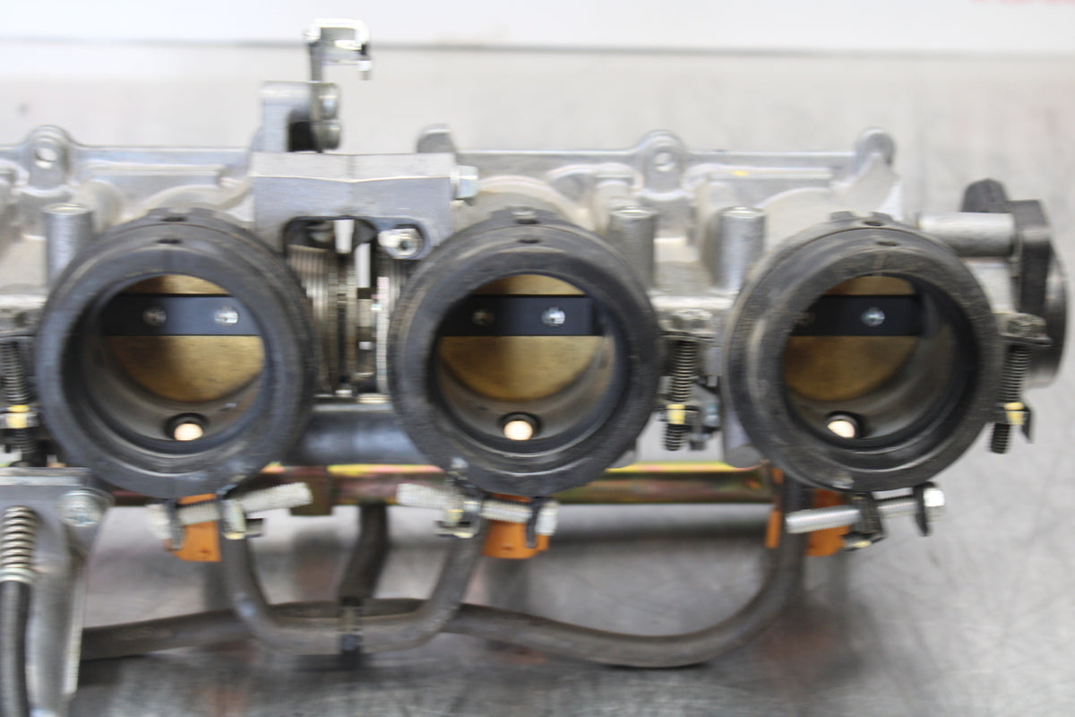 05-06 HONDA CBR600RR MAIN FUEL INJECTORS / THROTTLE BODIES BB159
