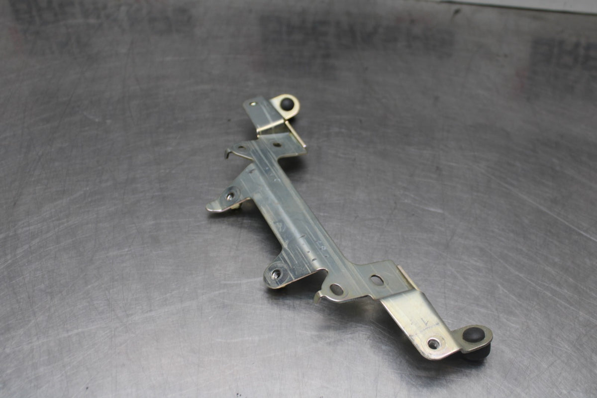 23-24 YAMAHA MT-07 REAR SEAT MOUNTING BRACKET MOUNT BB927