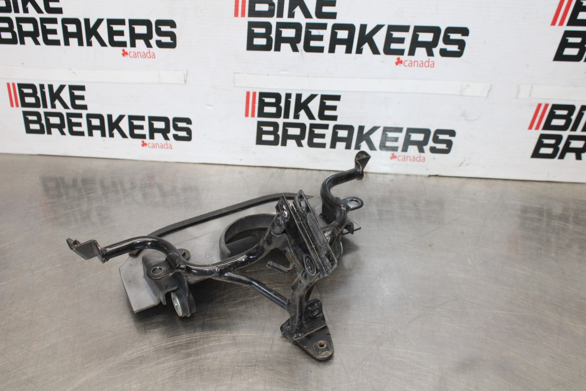06 KAWASAKI KLR650 UPPER FAIRING MIRROR GAUGES STAY BRACKET BB919