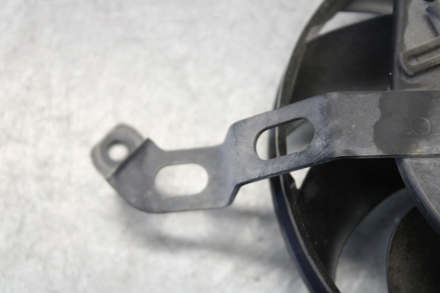 05-06 SUZUKI GSXR1000 ENGINE RADIATOR COOLING FAN 17800-41G00 BB663