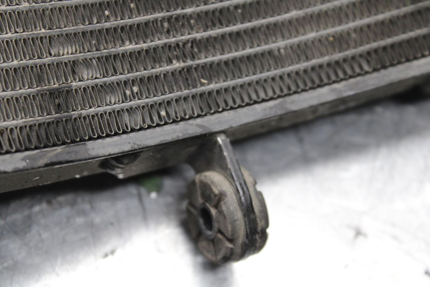 2008 Suzuki GSXR600 ENGINE RADIATOR MOTOR COOLER COOLING 17710-01H10 BB593