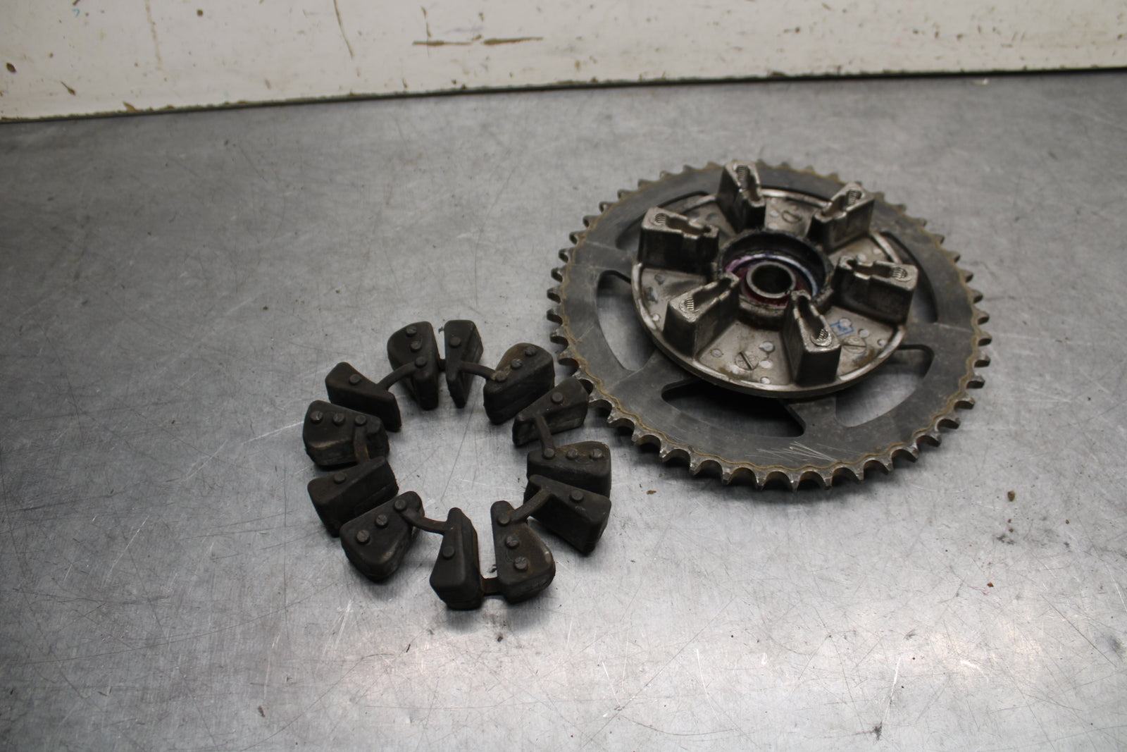 09-11 TRIUMPH DAYTONA 675 REAR BACK SPROCKET HUB BB652
