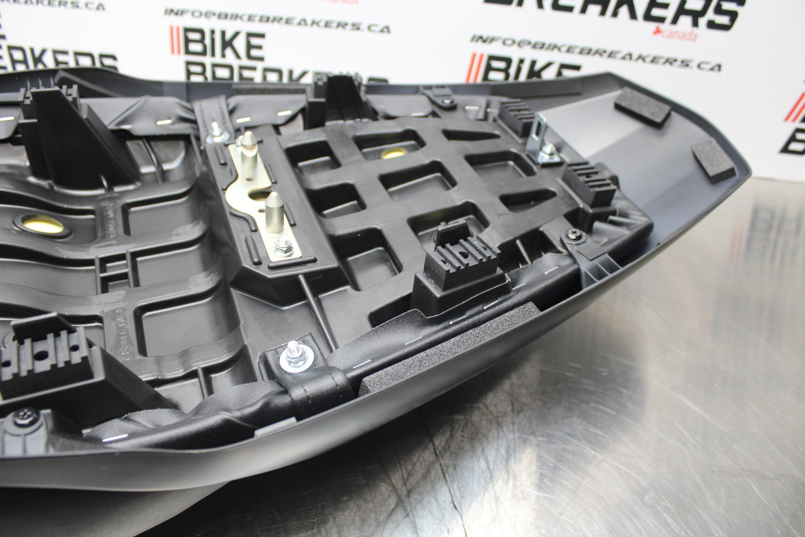 23-24 KAWASAKI NINJA ZX14R NEW!! FRONT REAR SEAT SADDLE & SOLO FAIRING BB153