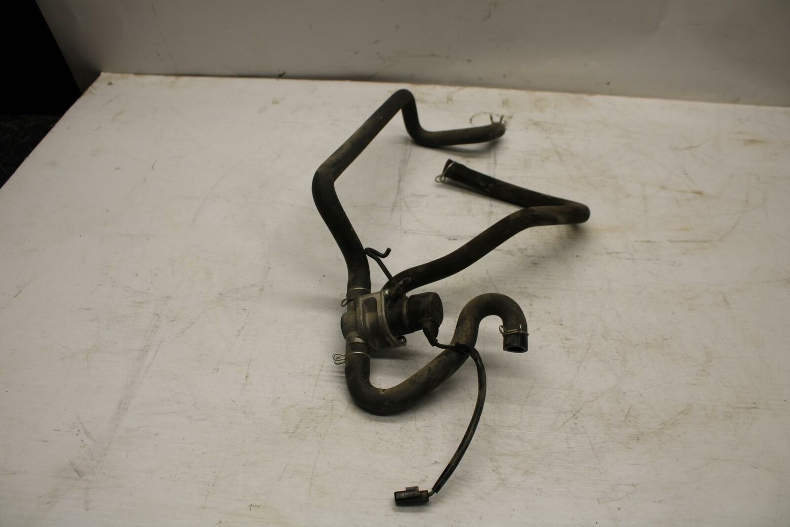05-07 HONDA VTX1800F2 AIR VALVE SOLENOID TOP ENGINE SWITCH SENSOR BB351
