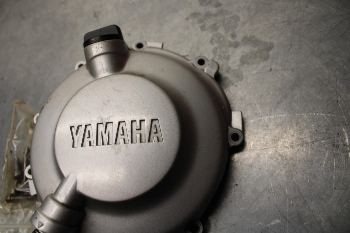 2001 Yamaha YZF R6 CLUTCH SIDE ENGINE MOTOR COVER 5EB-15421-01-00 BB68