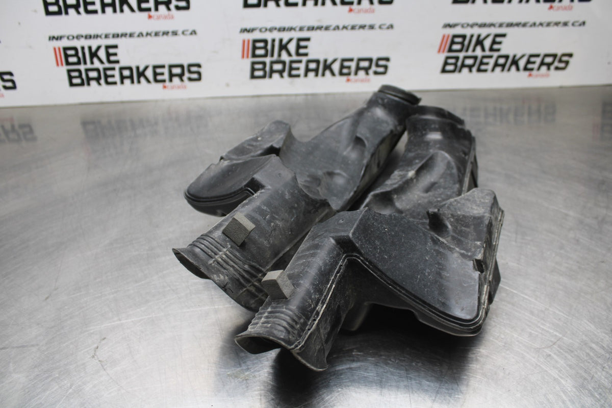 06-07 SUZUKI GSXR750 RIGHT LEFT AIR INTAKE DUCTS BB811