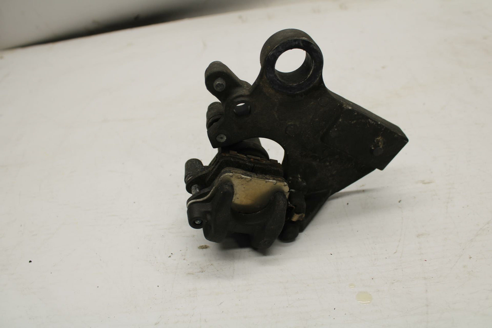 13-18 KAWASAKI NINJA ZX6R REAR BACK BRAKE CALIPER W MOUNT BRACKET BB353