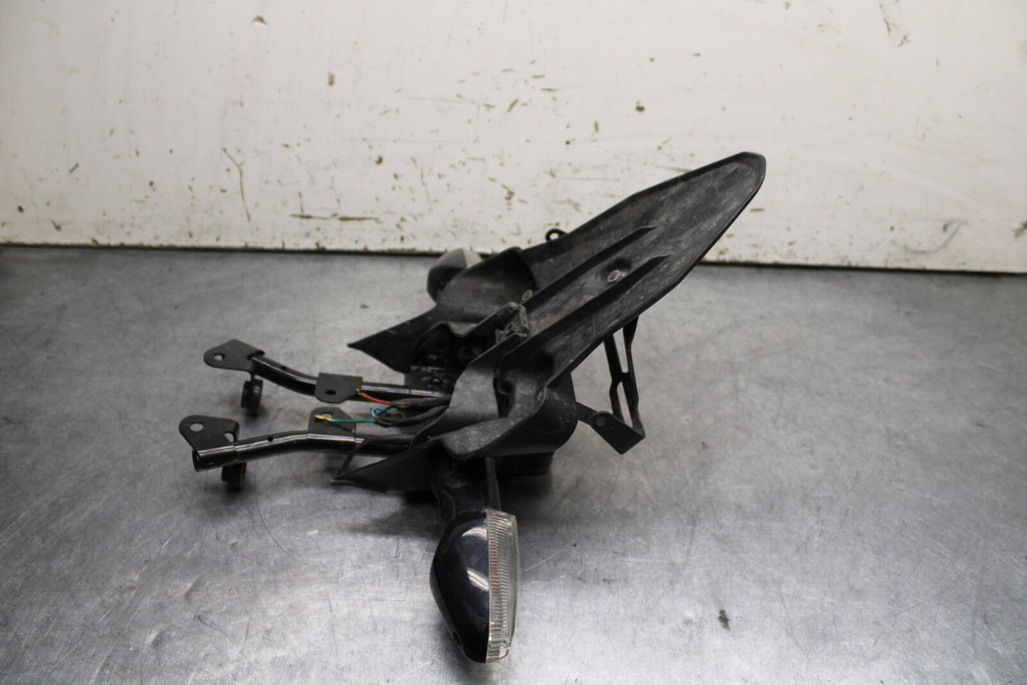 15-16 HONDA CB300F REAR BACK FENDER MUD GUARD BB740