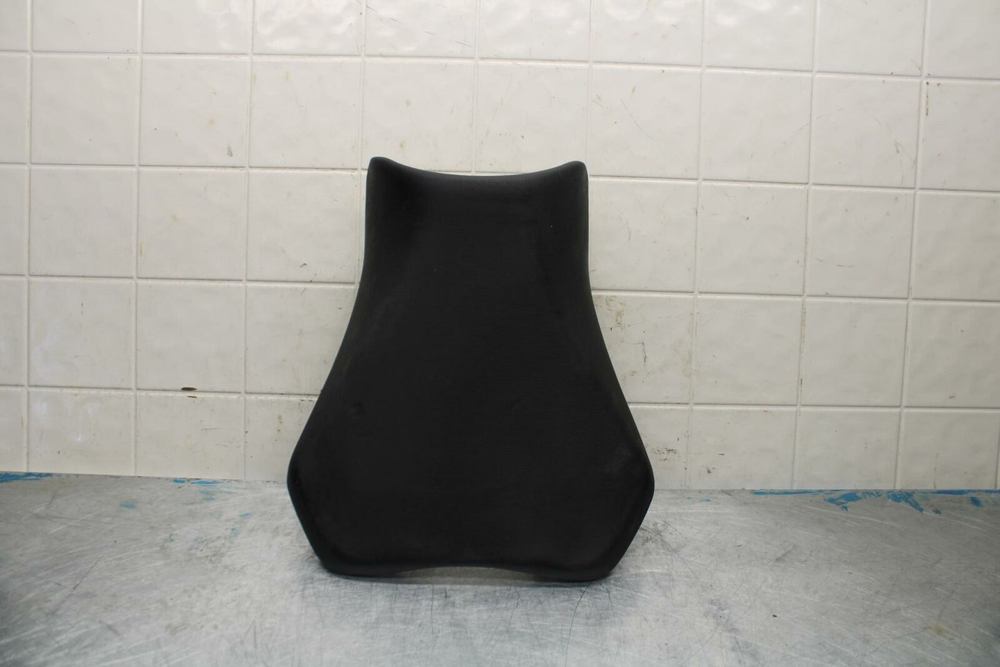 11-22 SUZUKI GSXR600 FRONT DRIVERS SEAT PAD SADDLE PILLION BB422