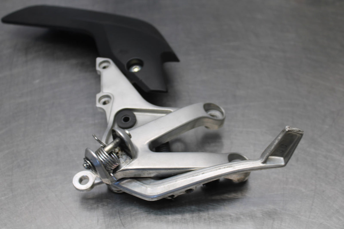 13-24 HONDA CBR600RR RIGHT REARSET REAR SET DRIVER FOOT PEG REST STOP BB772