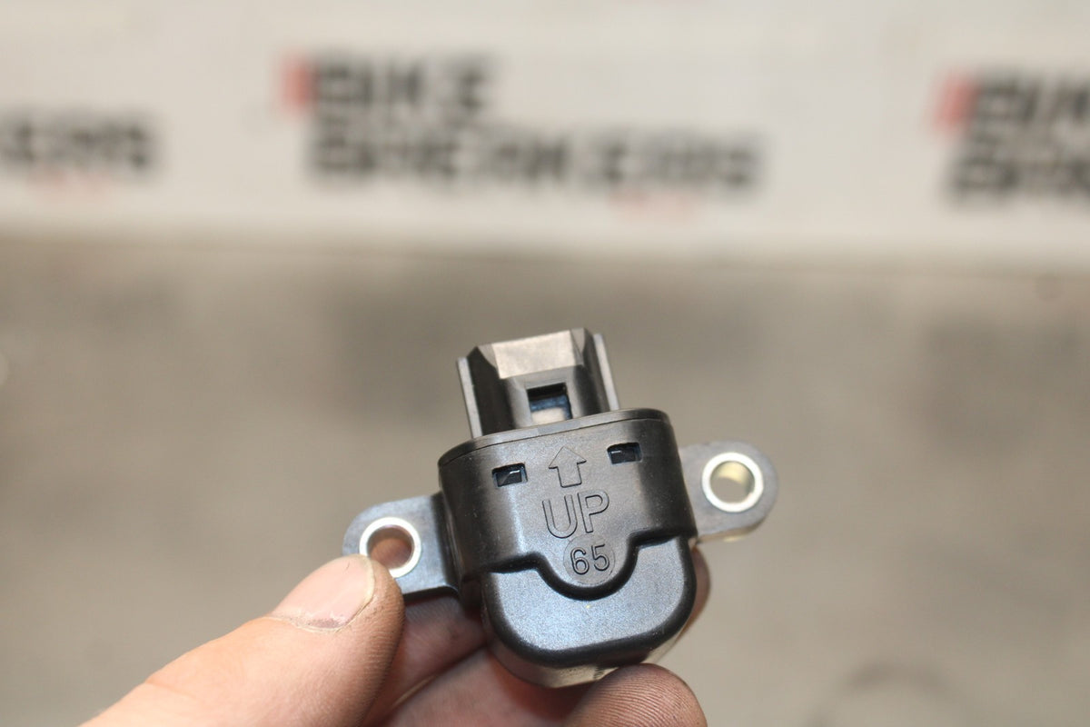 24-25 KAWASAKI NINJA ZX6R TIP OVER BANK ANGLE CRASH SENSOR SWITCH BB939