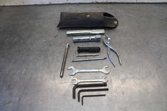05-06 YAMAHA ROYAL STAR STOCK TOOLS OEM TOOL BAG KIT SET BB697
