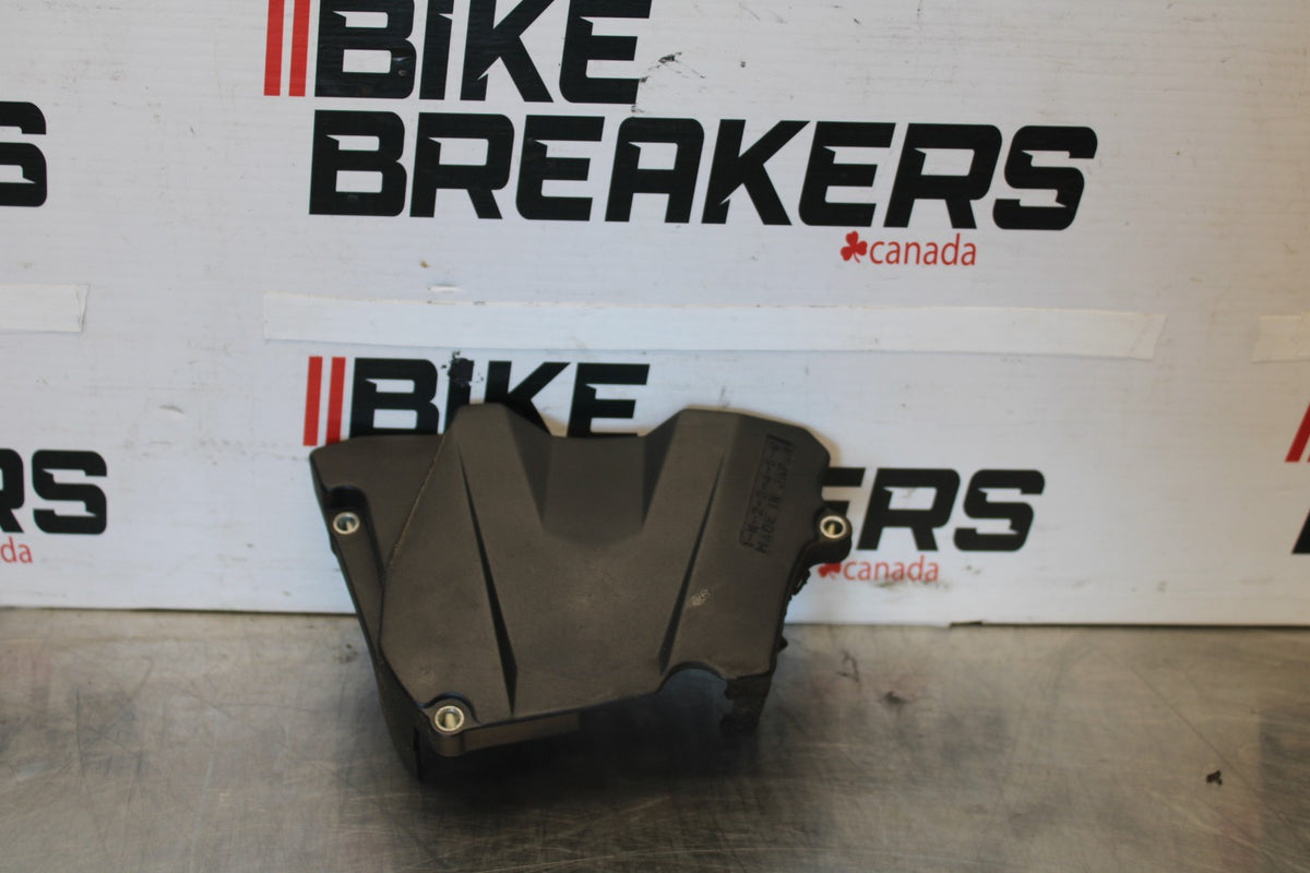 03-04 YAMAHA YZF R6 ENGINE SPROCKET COVER BB890