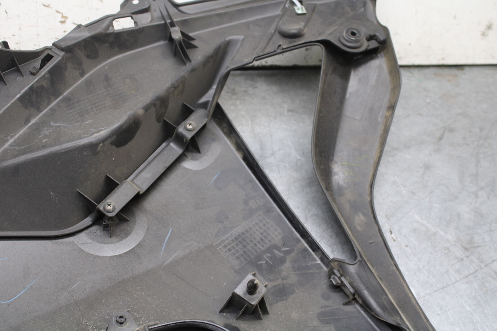 15-17 YAMAHA YZF R3 RIGHT LOWER MID UPPER SIDE FAIRING COWL  BB526