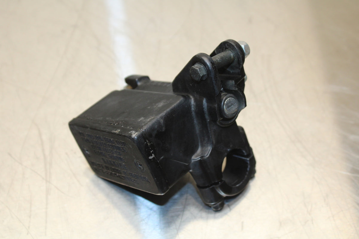 07 SUZUKI BANDIT 600F FRONT BRAKE MASTER CYLINDER BB328