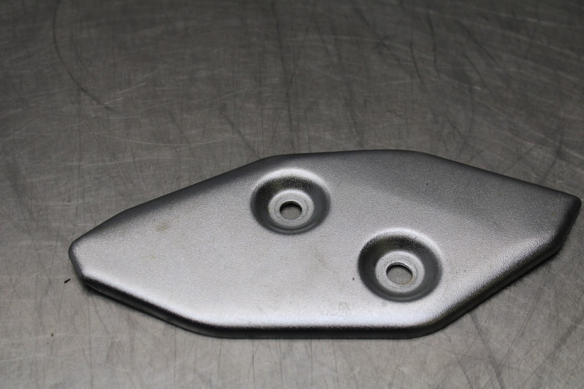 23 YAMAHA YZF R3 RIGHT REARSET REAR SET HEEL GUARD COVER  BB806