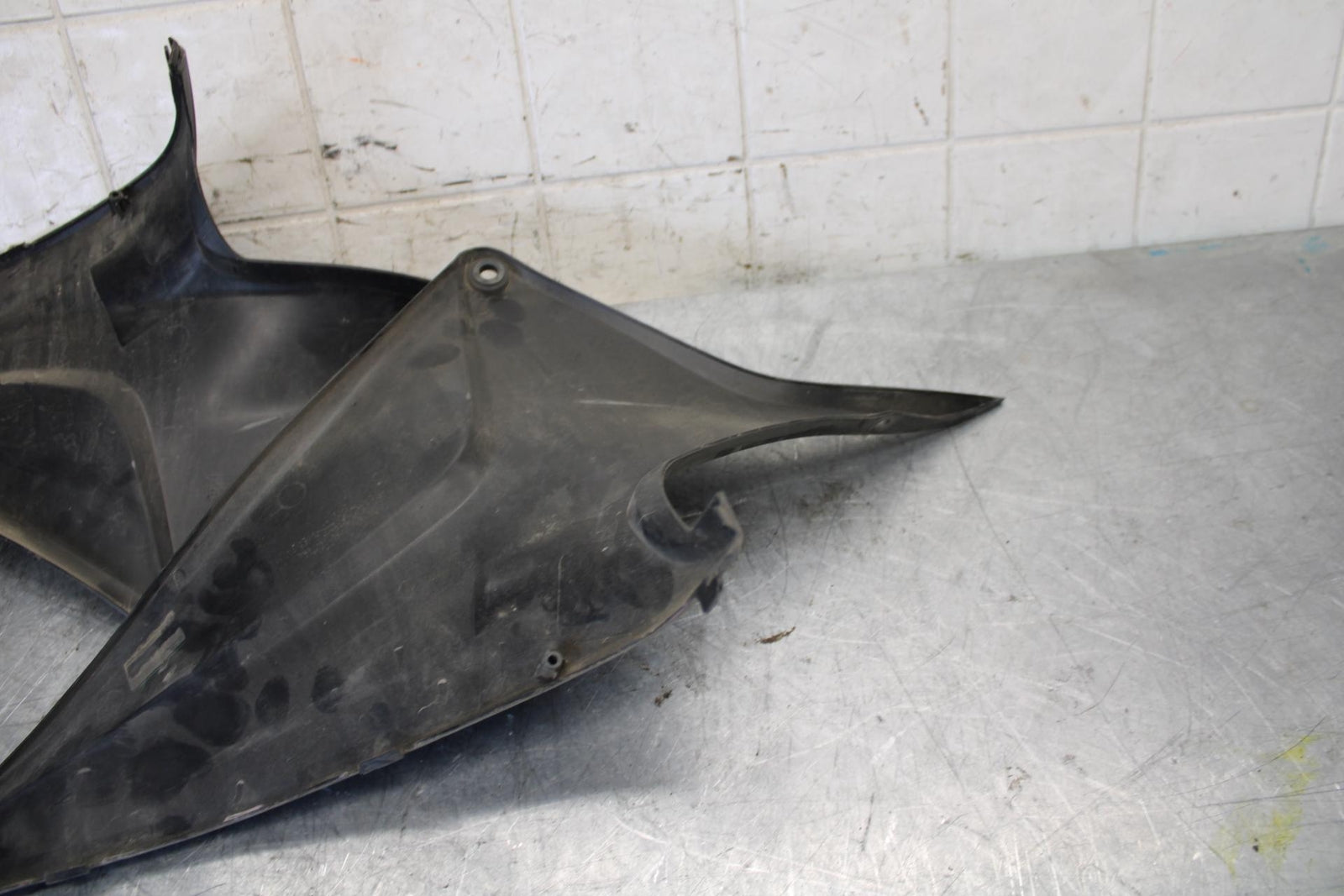 2011 Honda CBR600RR RIGHT LEFT GAS FUEL TANK PANELS COVERS TRIM SET COWLS  BB520