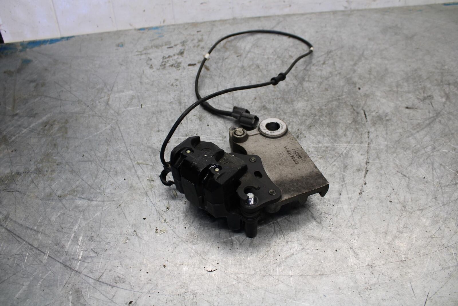 13-17 KAWASAKI NINJA 300 REAR BACK BRAKE CALIPER W MOUNT BRACKET BB429