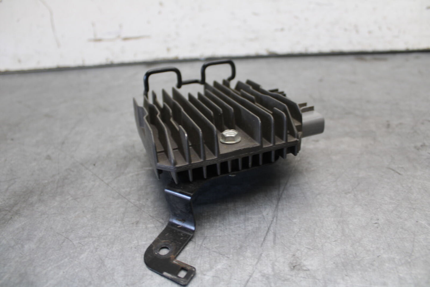 13-18 KAWASAKI NINJA ZX6R RECTIFIER VOLTAGE REGULATOR  BB682