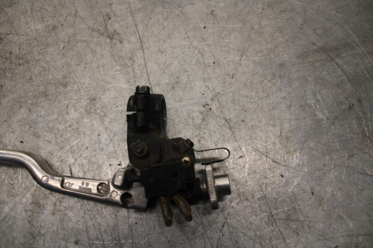 2003 Yamaha YZF R6 CLUTCH PERCH MOUNT WITH LEVER  BB539