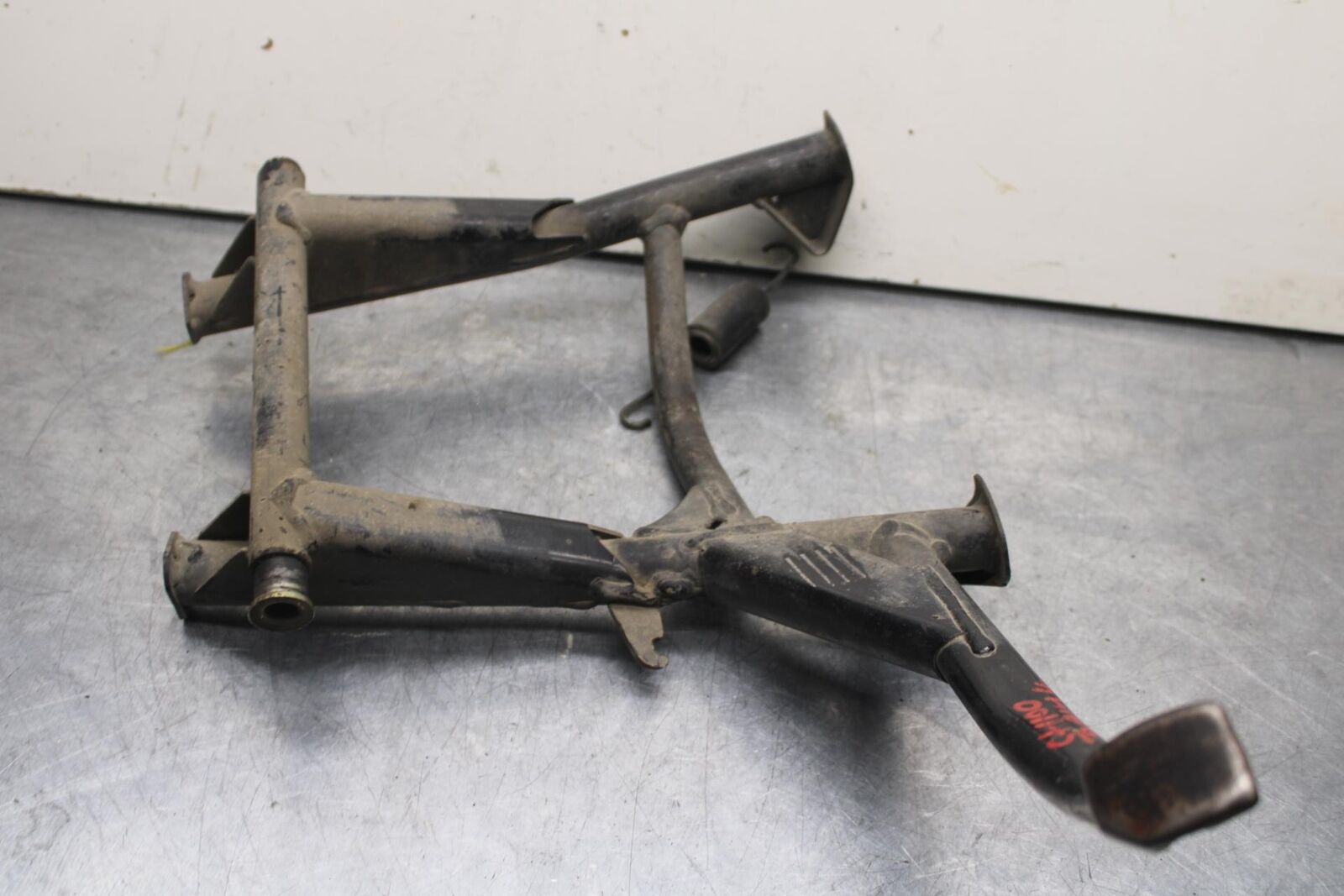 2001 Honda ST1100 CENTER MAIN STAND BB89