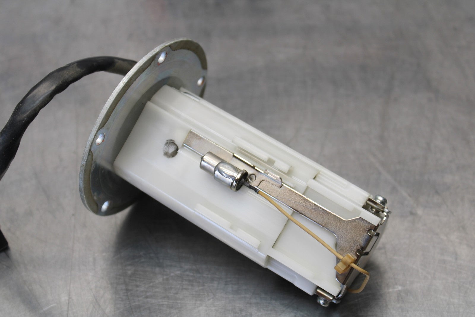 08 KAWASAKI VULCAN 900 FUEL GAS PUMP BB184